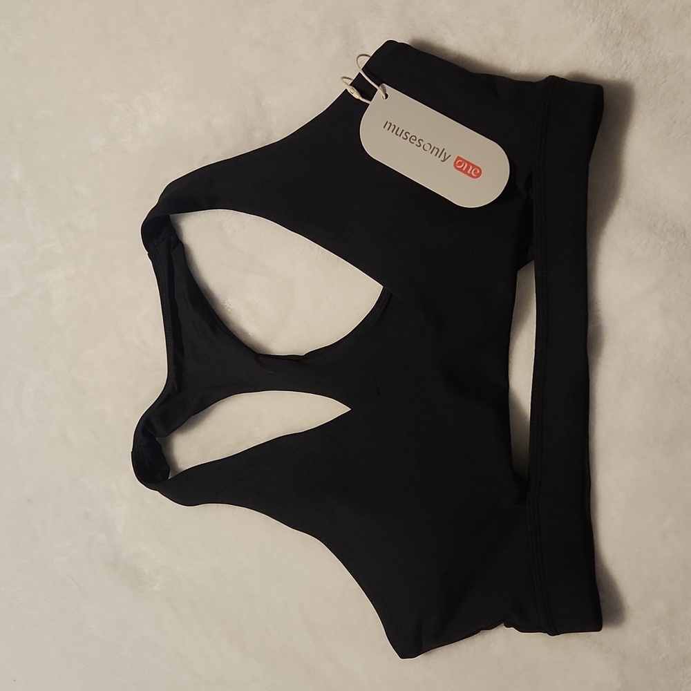 NWT Musesonly One medium size sports bra
